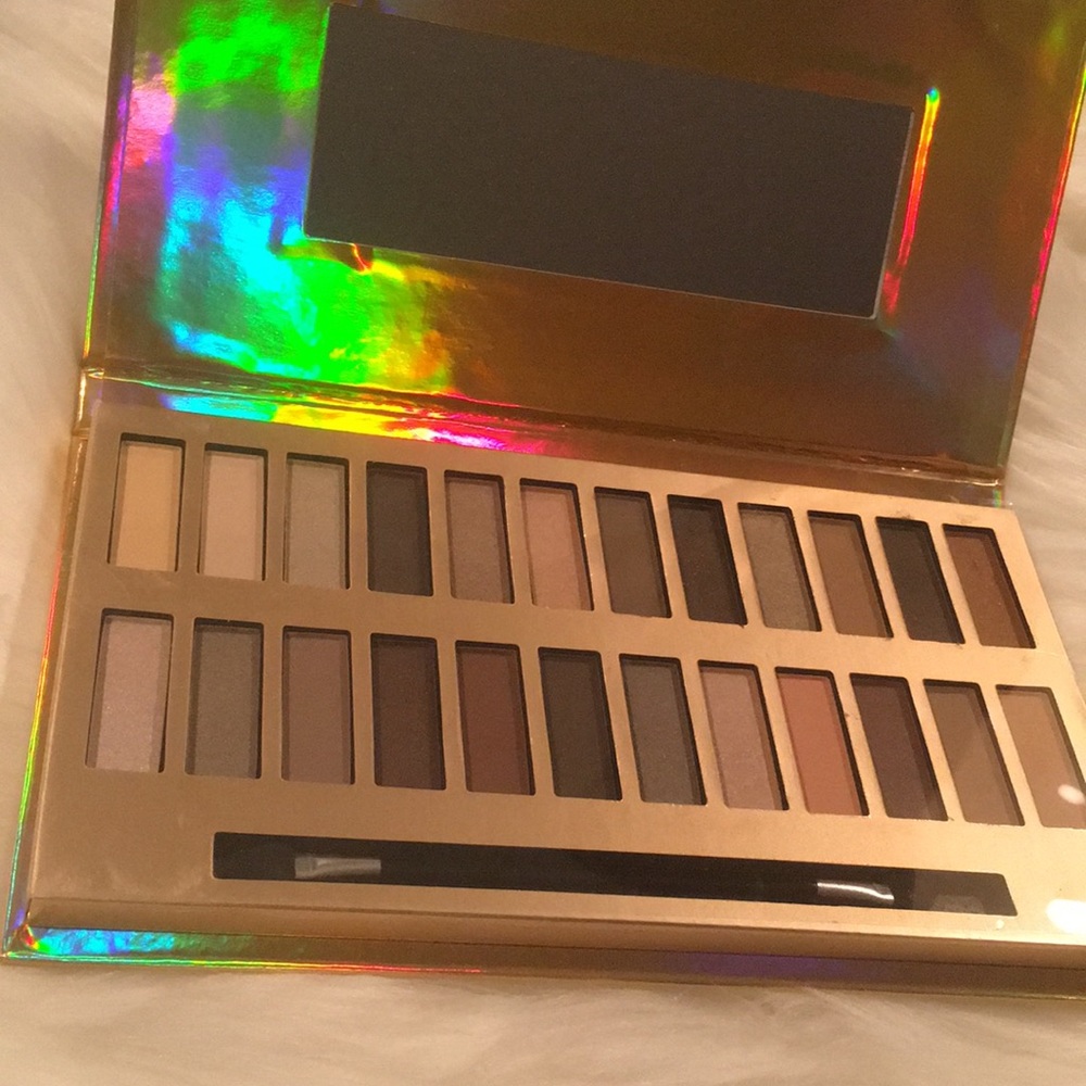 Nude Eyeshadow Palette (24 shades)
